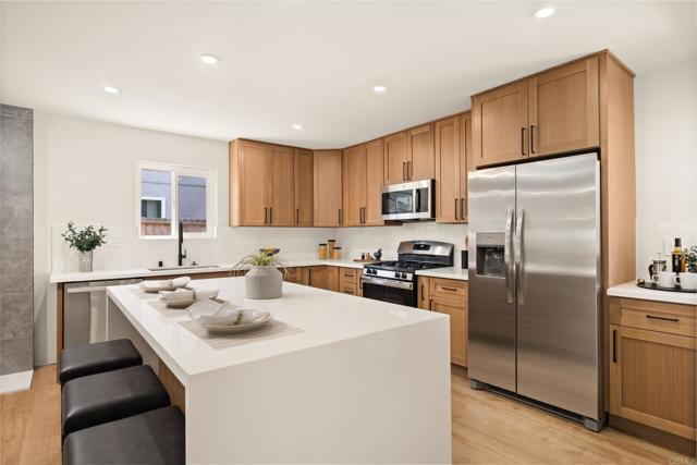 Detail Gallery Image 8 of 34 For 101 Coolwater Dr, San Diego,  CA 92114 - 3 Beds | 2 Baths