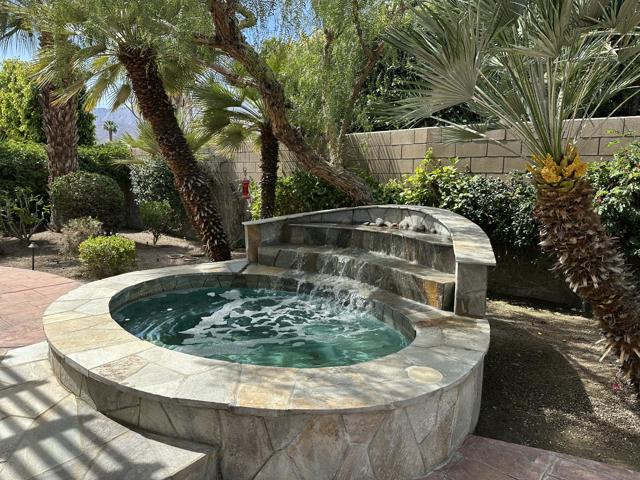61255 Portulaca Drive, La Quinta CA: https://media.crmls.org/mediaz/d62835b9-7e54-49b0-969b-e9899f6d7b43.jpg