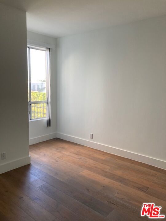 884 Palm Avenue, 302 photo 22