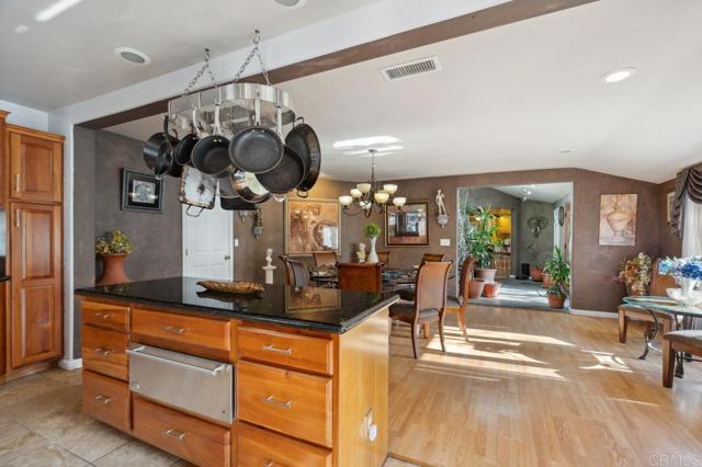 10880 Hess Drive, La Mesa CA: https://media.crmls.org/mediaz/d628f2d6-f6b8-4103-b4b0-2c94a926a4c6.jpg