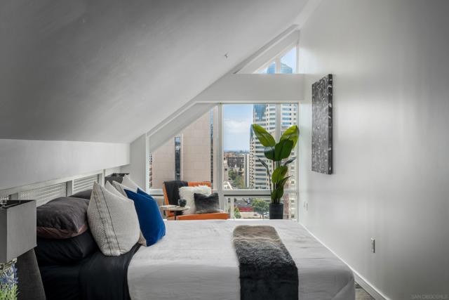 350 W Ash St, San Diego CA: https://media.crmls.org/mediaz/d62a0b9b-fbb5-4f80-8bd8-5af953b91d55.jpg