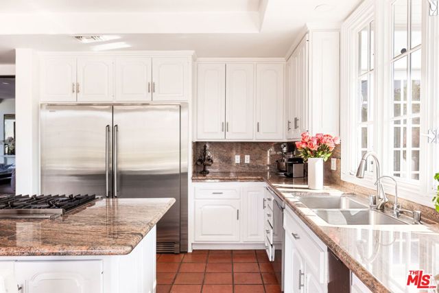 Drew Fenton | 2113 Stoney Hill Road Los Angeles CA | MLS: 7403799