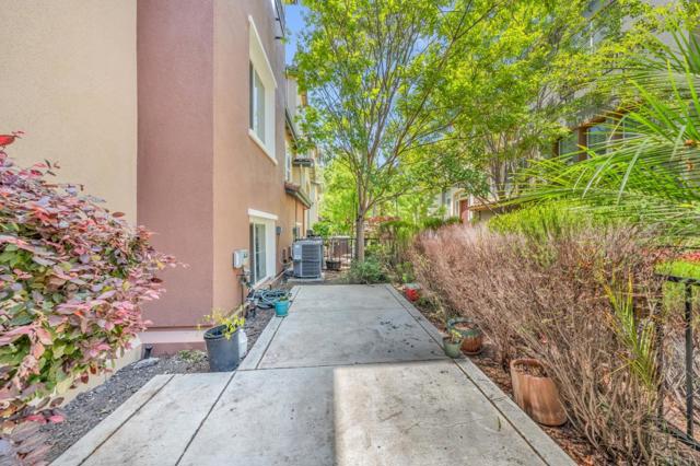 Image 4 of 35 For 1009 Jena Terrace