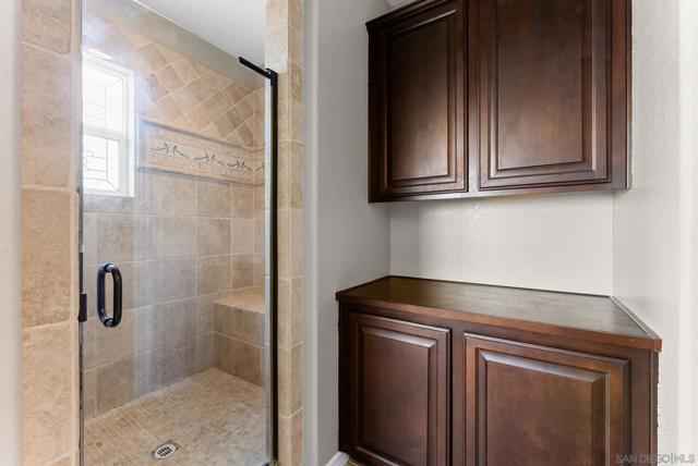 5527 Alexandrine Ct, Oceanside CA: https://media.crmls.org/mediaz/d62aa8ab-9517-4a05-b7e9-eb6b8ea8ee69.jpg