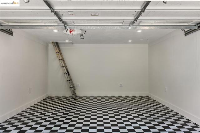 4007 Lyman Rd, Oakland CA: https://media.crmls.org/mediaz/d62aad7a-e00d-47b7-91c7-292c1bc328d7.jpg