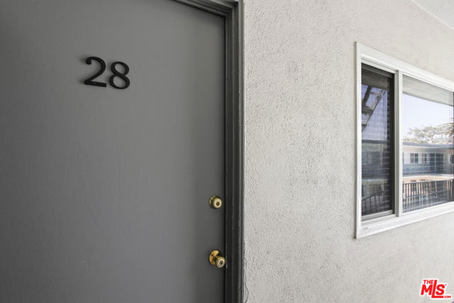 115 N Oak Street, Inglewood CA: https://media.crmls.org/mediaz/d62acdcf-d294-44e6-8135-fb9ef995f827.jpg