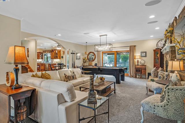 6745 Alisal St, Pleasanton CA: https://media.crmls.org/mediaz/d62b391d-96ca-4639-b6d3-2505d836577a.jpg