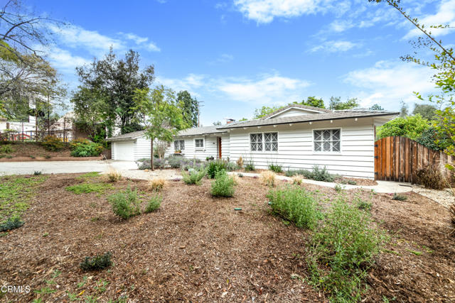 4402 El Camino Corto, La Canada Flintridge CA: https://media.crmls.org/mediaz/d62b9c5e-1e45-4542-883d-06d479f0d8cd.jpg