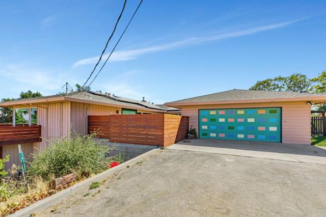 216 Enterprise Road, Hollister CA: https://media.crmls.org/mediaz/d62bdbd1-4c26-4338-901c-14ed3e7f53e6.jpg