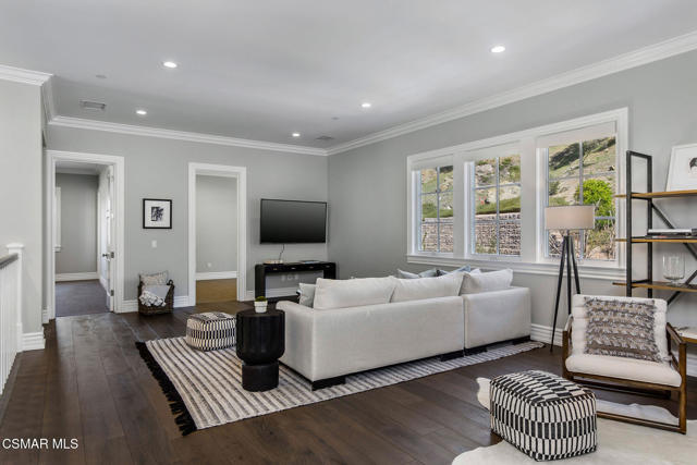 2385 Calbourne Court, Lake Sherwood CA: https://media.crmls.org/mediaz/d62c62a6-9ff5-4d44-abf3-13d581ec4404.jpg