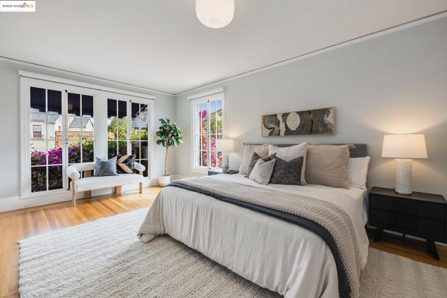 740 Calmar Ave, Oakland CA: https://media.crmls.org/mediaz/d62c96a2-757d-4a25-a01c-c76ec23bd51b.jpg