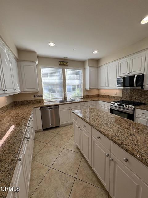 Detail Gallery Image 11 of 41 For 5647 Brubeck St, Ventura,  CA 93003 - 3 Beds | 2/1 Baths