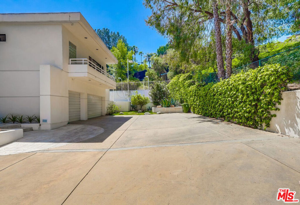 15656 Crownridge PlaceSherman Oaks img 32