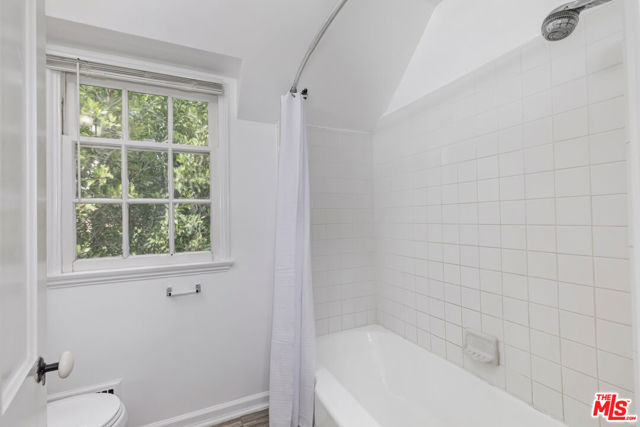 Drew Fenton | 271 Beloit Avenue Los Angeles CA | MLS: 7455926