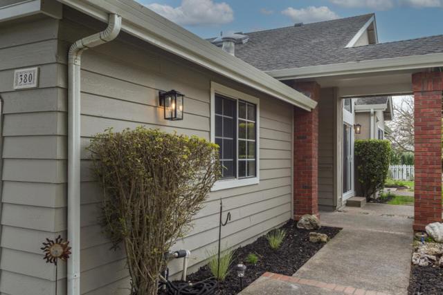 380 Greenbrier Road, Half Moon Bay CA: https://media.crmls.org/mediaz/d62eae52-64ce-4c04-ba73-159d040b224b.jpg