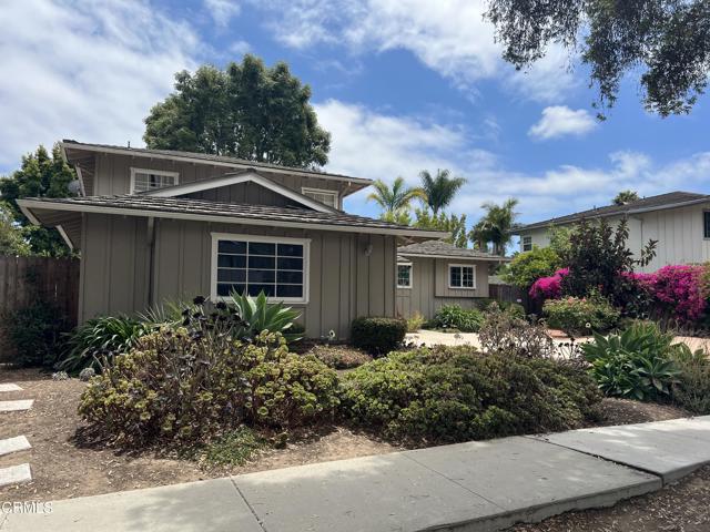 Detail Gallery Image 3 of 6 For 6555 Camino Venturoso, Goleta,  CA 93117 - 5 Beds | 3 Baths