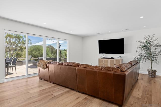 2686 Via Viejas, Alpine CA: https://media.crmls.org/mediaz/d62ff26f-0b8e-4858-914e-cfe546b78fa3.jpg