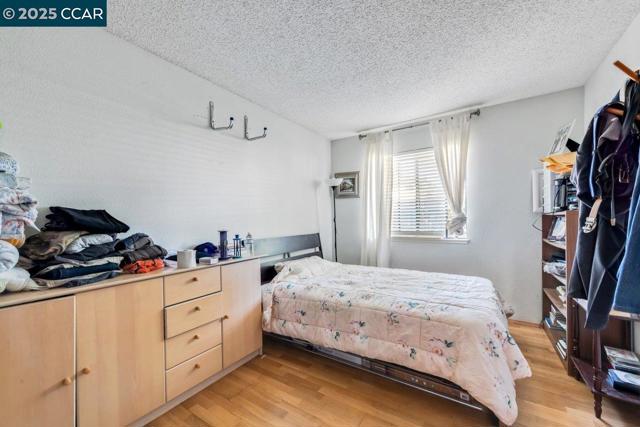 5050 Valley Crest Dr, Concord CA: https://media.crmls.org/mediaz/d6301578-4d3d-48d1-bb4b-0353894853b4.jpg