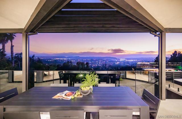 3240 Piragua St, Carlsbad CA: https://media.crmls.org/mediaz/d630475f-8538-45cb-9a3e-dbd72c45ac52.jpg