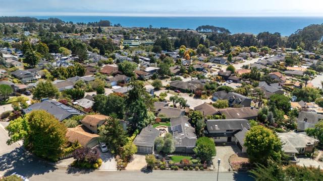 230 Thunderbird Drive, Aptos CA: https://media.crmls.org/mediaz/d6305244-160e-4e67-b2ae-6af5f9812ef7.jpg
