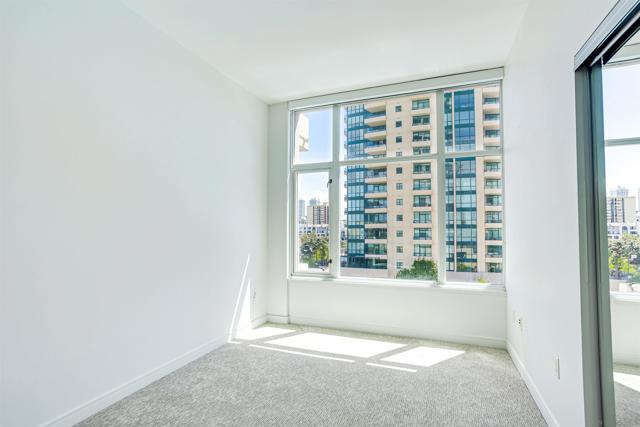 550 Front St, San Diego CA: https://media.crmls.org/mediaz/d630f73b-3307-4160-b7cb-5d470215689c.jpg