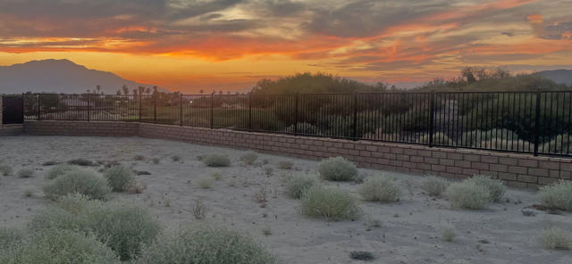 42695 Torno Place, Indio CA: https://media.crmls.org/mediaz/d63156e1-a639-4d42-aef3-bc0230364582.jpg