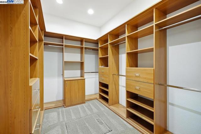 874 Overhill Dr, Hayward CA: https://media.crmls.org/mediaz/d6323570-3950-49d6-afb0-80a5be3a5f07.jpg