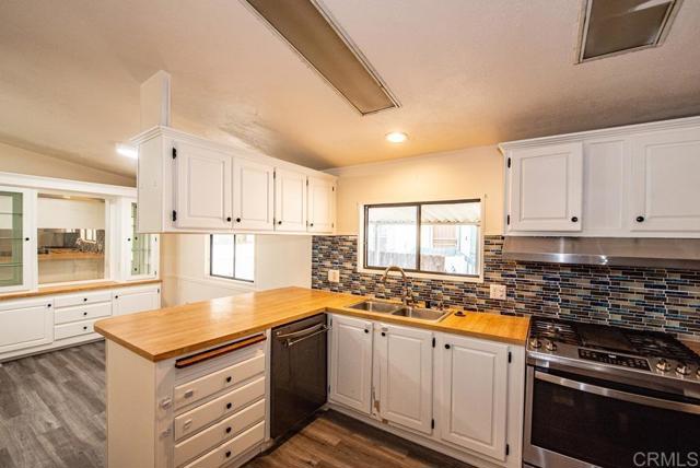 13114 Dana Vista Street, Poway CA: https://media.crmls.org/mediaz/d632a33f-0762-41cf-a741-f2e5f62c9db0.jpg