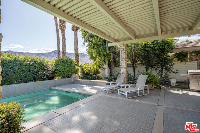 7 Churchill Lane, Rancho Mirage CA: https://media.crmls.org/mediaz/d632c97a-7a22-4809-ad53-ab506c131942.jpg