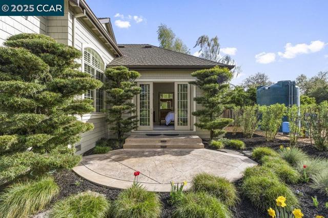 21 Meadow Lake Dr, Danville CA: https://media.crmls.org/mediaz/d633195d-8fba-4042-9225-08e500fee6ce.jpg