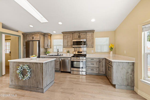 1202 Loma Drive, Ojai CA: https://media.crmls.org/mediaz/d6339c41-b726-4369-8403-5bd3ef0386a8.jpg