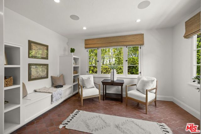 2714 Forrester Drive, Los Angeles CA: https://media.crmls.org/mediaz/d6340141-2d2c-4a0a-8529-cbb4a1ff5f6b.jpg