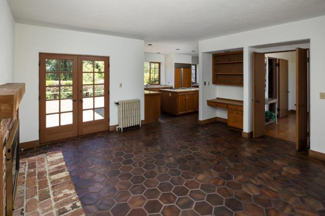13888 Fremont Pines Lane, Los Altos Hills CA: https://media.crmls.org/mediaz/d6340d36-602e-4b69-9c39-d8830e14a5b4.jpg