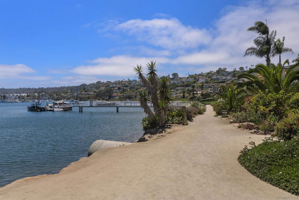1021 Scott - photo 8