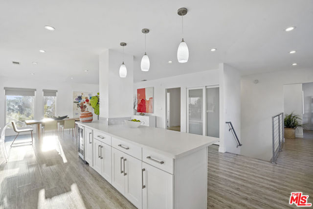 5549 Onacrest Drive, Los Angeles CA: https://media.crmls.org/mediaz/d63572c4-b653-4e4e-a828-6f6d39a5a92e.jpg