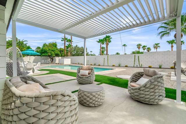 411 E Racquet Club Road, Palm Springs, CA 92262