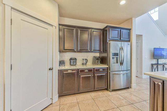 15026 Breckinridge Avenue,  CA: https://media.crmls.org/mediaz/d6365870-731d-4562-9247-8da551c983d1.jpg