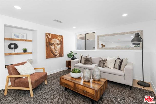 3815 W 60th Street, Los Angeles CA: https://media.crmls.org/mediaz/d63721e8-f5f7-4562-b613-f1c1e6c6c393.jpg