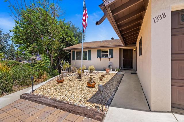 1338 Palomar, Escondido CA: https://media.crmls.org/mediaz/d63773af-e56d-4ad1-abb7-5bcef296d849.jpg