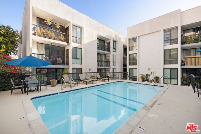 906 N Doheny Drive, West Hollywood CA: https://media.crmls.org/mediaz/d6382eb1-885a-44c4-8b3c-fa8b9be9fb99.jpg