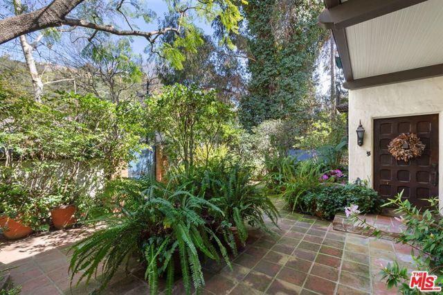 1721 Benedict Canyon Drive, Beverly Hills, California 90210, 4 Bedrooms Bedrooms, ,2 BathroomsBathrooms,Single Family Residence,For Sale,Benedict Canyon,24375175