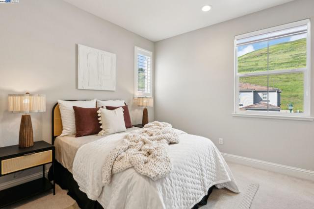 Image 35 of 60 For 29761 Cantera Dr