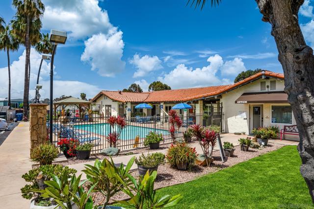 1815 Sweetwater Rd, Spring Valley CA: https://media.crmls.org/mediaz/d638a453-962d-44d6-b16d-f6712e2412b5.jpg