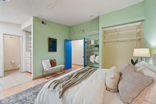 4942 Rocklin Dr, Union City CA: https://media.crmls.org/mediaz/d639b241-5d5c-4ebd-8e24-357208335185.jpg