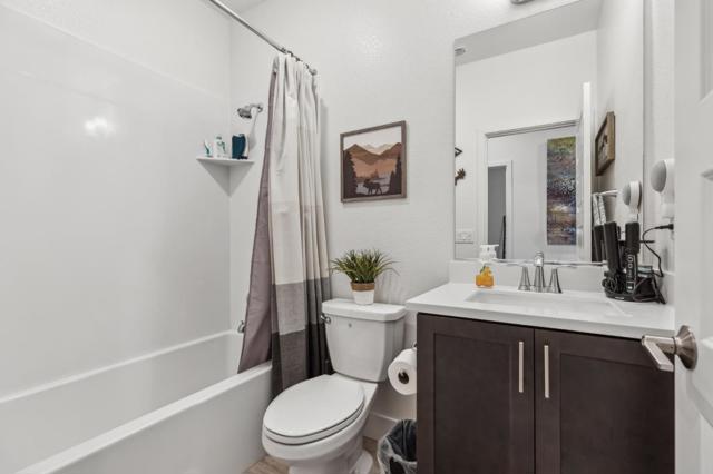 8906 Upbeat Way, Elk Grove CA: https://media.crmls.org/mediaz/d639c90a-e1c1-4a5f-b52d-a5228bc988db.jpg