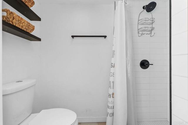 4814 Refugio Avenue, Carlsbad CA: https://media.crmls.org/mediaz/d63a7e03-37e0-42f3-957b-7443c8285fdc.jpg