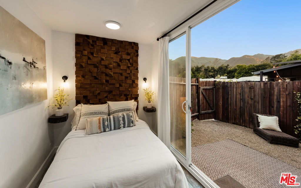 272 N Topanga #5