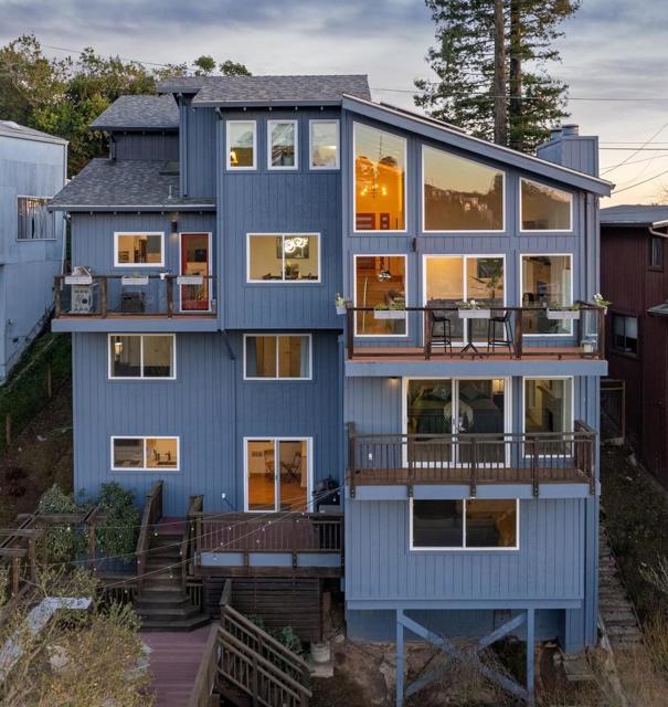 58 Villanova Drive, Oakland CA: https://media.crmls.org/mediaz/d63b5144-6ddc-4f81-9ca8-e2659f67c8ac.jpg