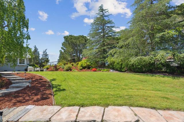 18561 Arbolado Way, Saratoga CA: https://media.crmls.org/mediaz/d63b7df0-74d9-4ec5-ae03-988900c28530.jpg