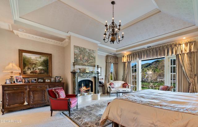240 W Stafford Road, Thousand Oaks CA: https://media.crmls.org/mediaz/d63c113c-c174-4acc-9e21-58bfe039a4f8.jpg